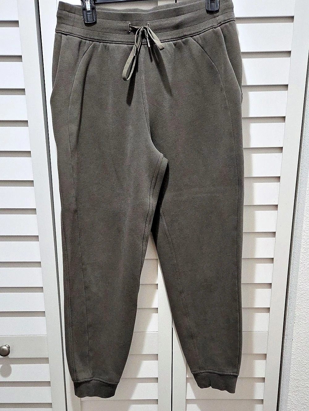 Lululemon Scuba High-Rise Jogger Green Jogger Pants